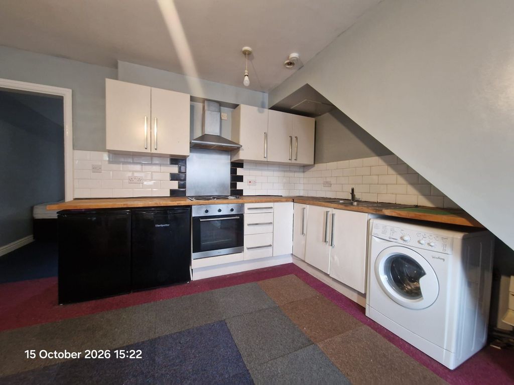 Property photo 1 of 3