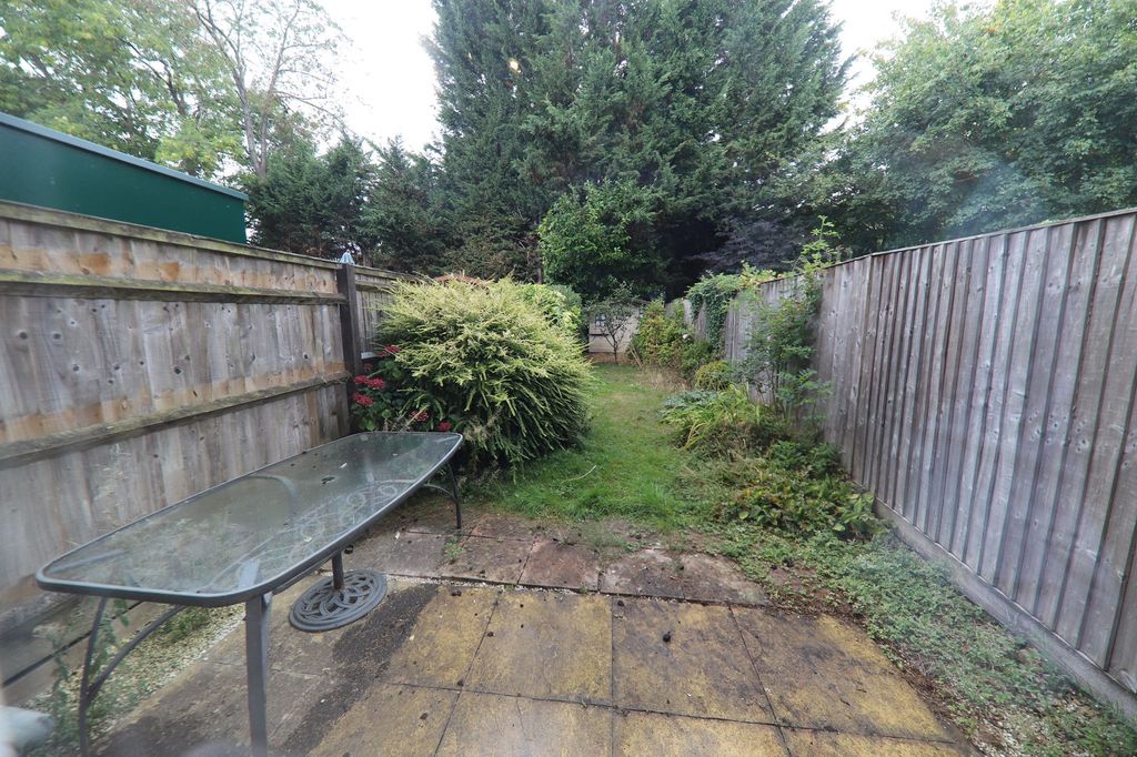 Property photo 2 of 13 Garden
