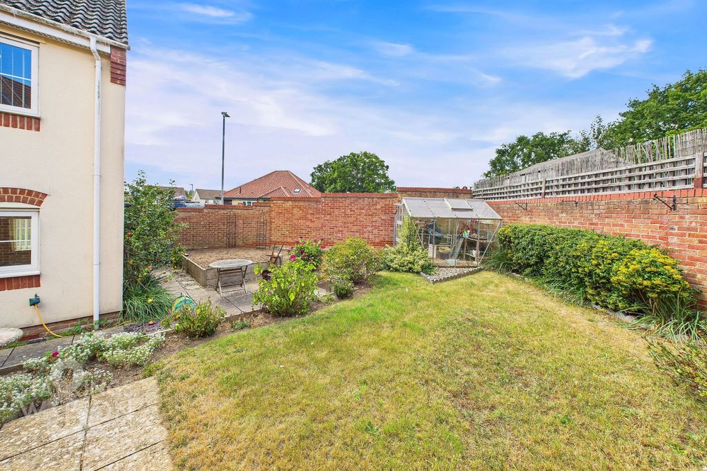Property photo 2 of 20