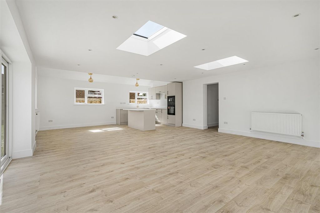Property photo 2 of 32 43_89672.Jpg
