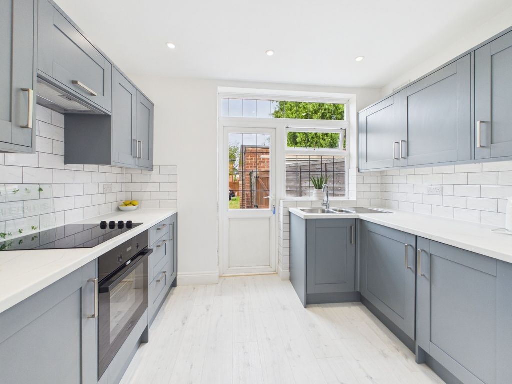 Property photo 2 of 17 5220511