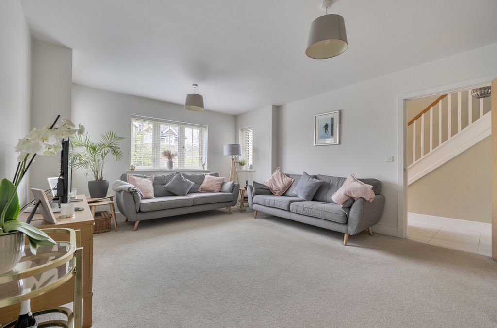 Property photo 3 of 17 1446266-4-69Dfb61...