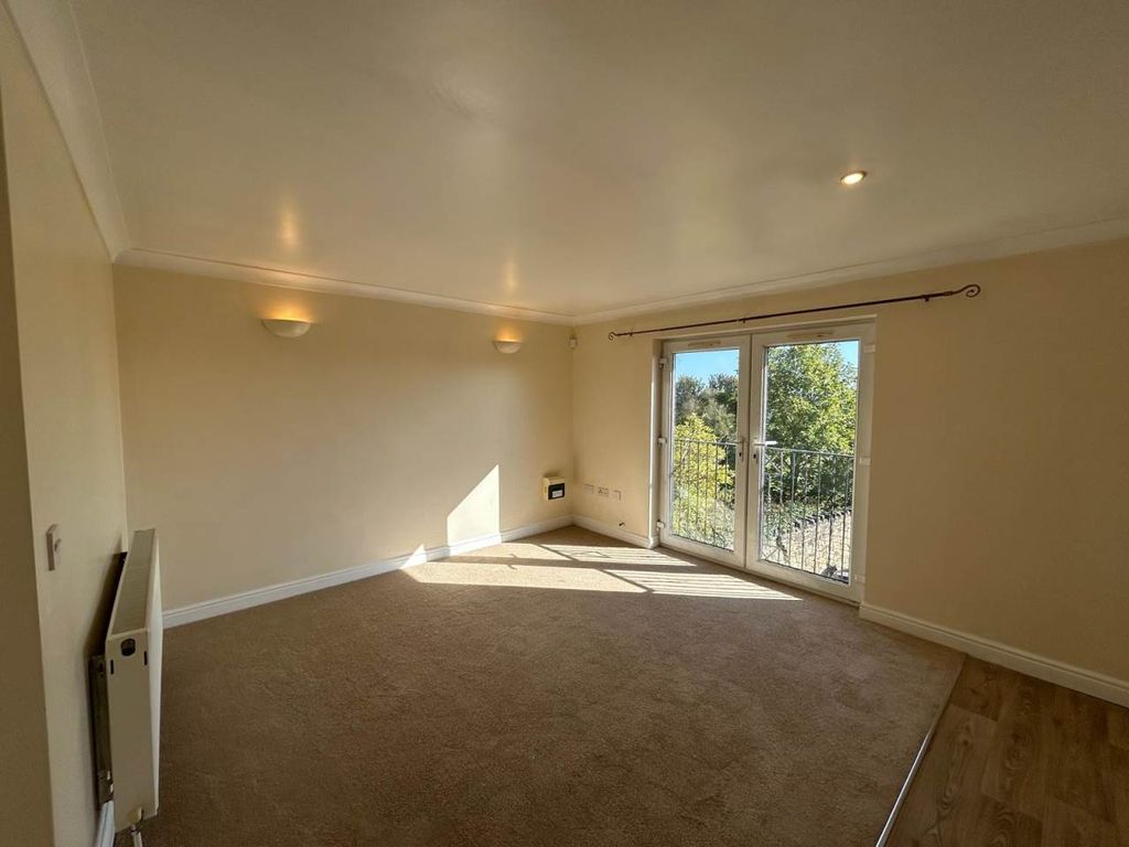 Property photo 2 of 6 Lounge New Use