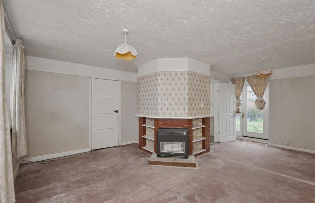 Property photo 2 of 9