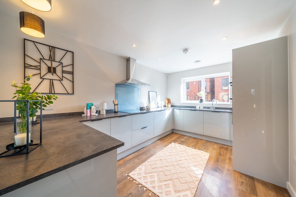 Property photo 2 of 22