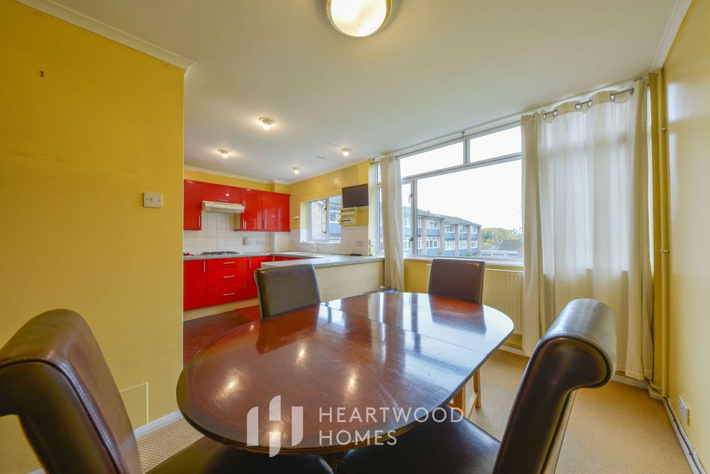 Property photo 2 of 14