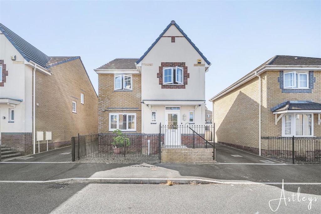 Property photo 1 of 25 Main Dwelling