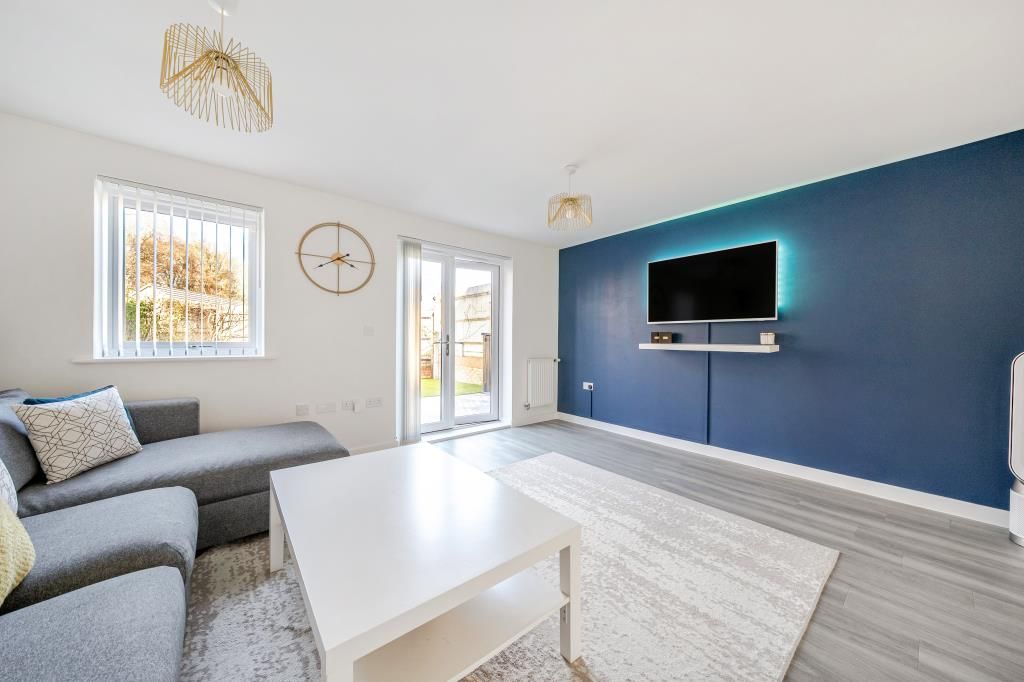 Property photo 2 of 22 Living Room