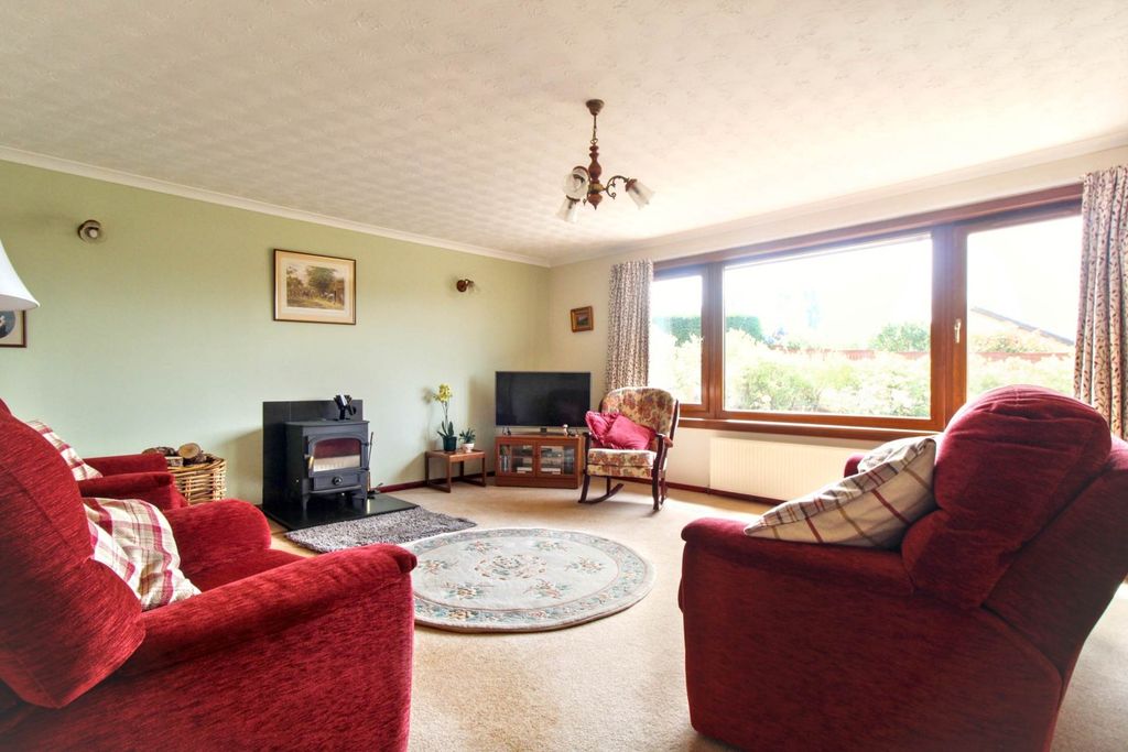 Property photo 3 of 25