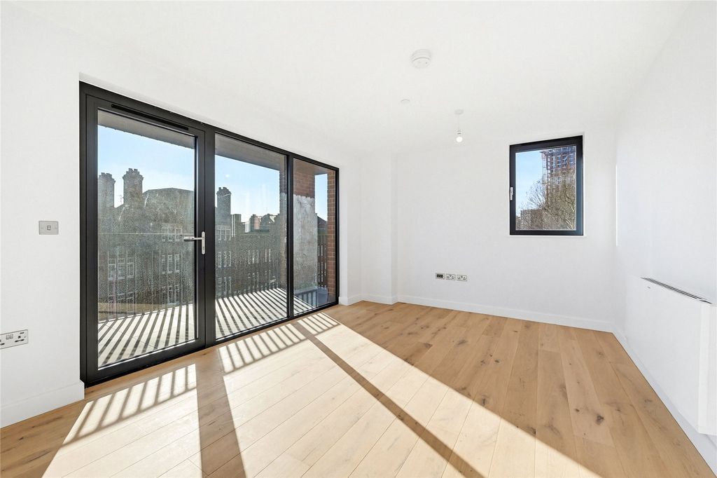 Property photo 3 of 18 Picture No. 12