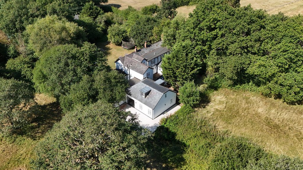 Property photo 2 of 37