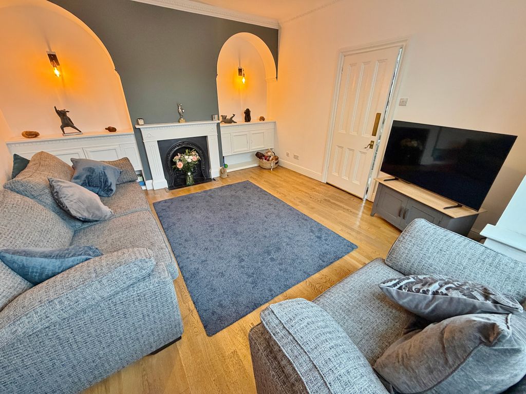 Property photo 3 of 31