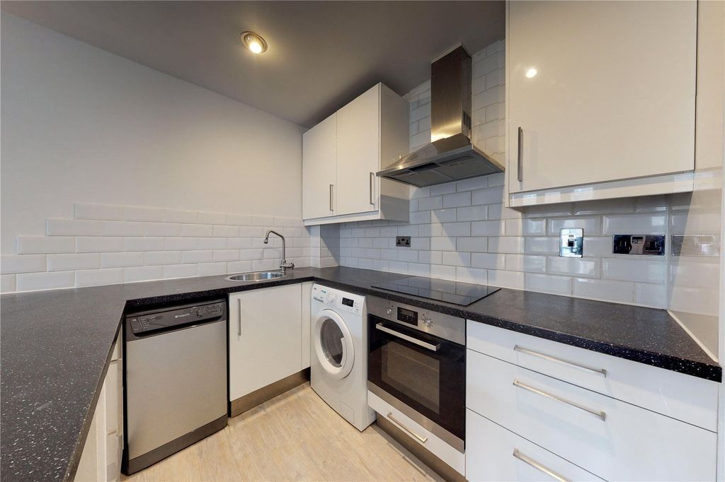 Property photo 3 of 10 Picture No. 01