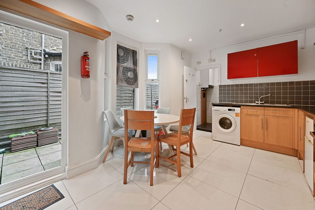 Property photo 2 of 7