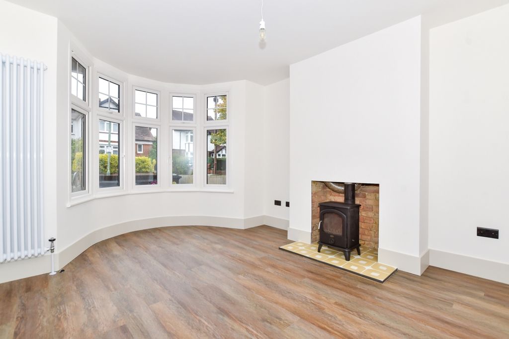 Property photo 3 of 9 Living Room