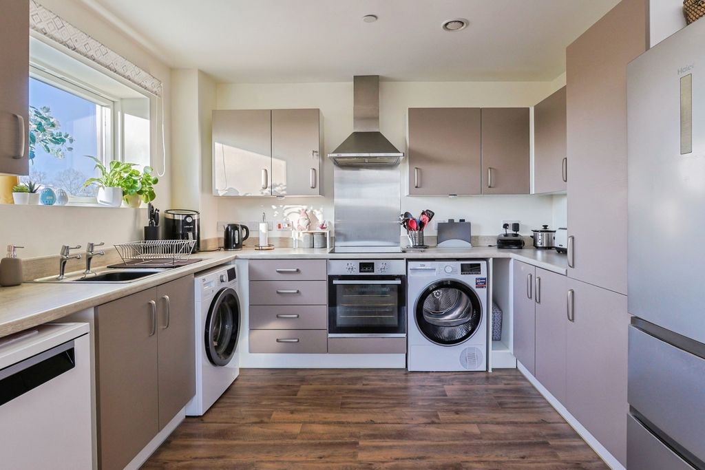 Property photo 2 of 14 Kitchen