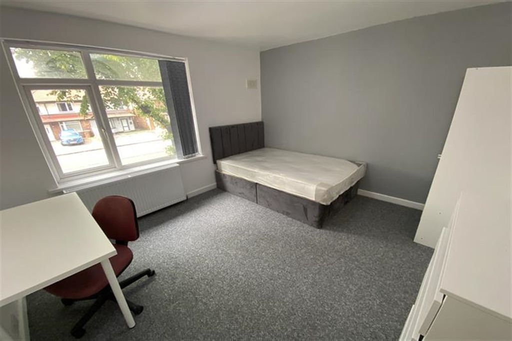 Property photo 1 of 12 (Main)