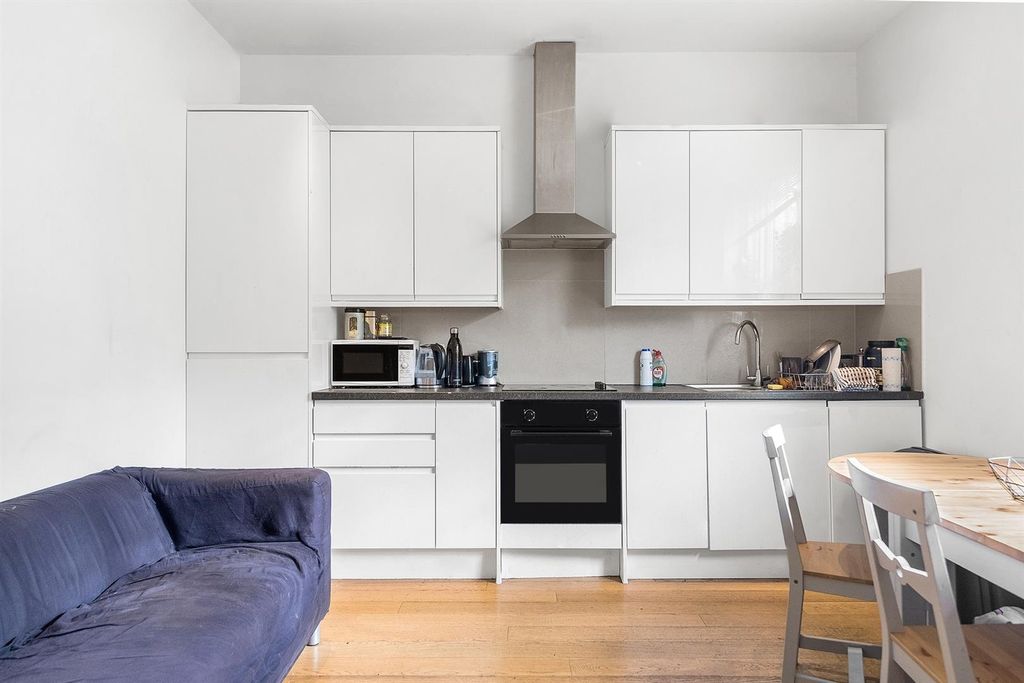 Property photo 3 of 12 5907E2B9-F6E6-4375-Ae33-2E65E7Aeb45E.Jpg