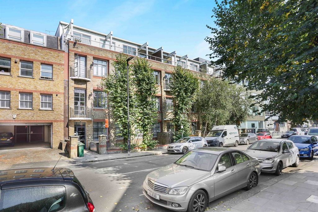 Property photo 2 of 16 Exterior