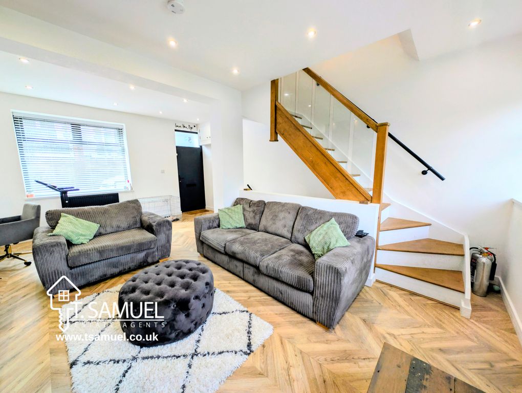 Property photo 2 of 25 Living Room