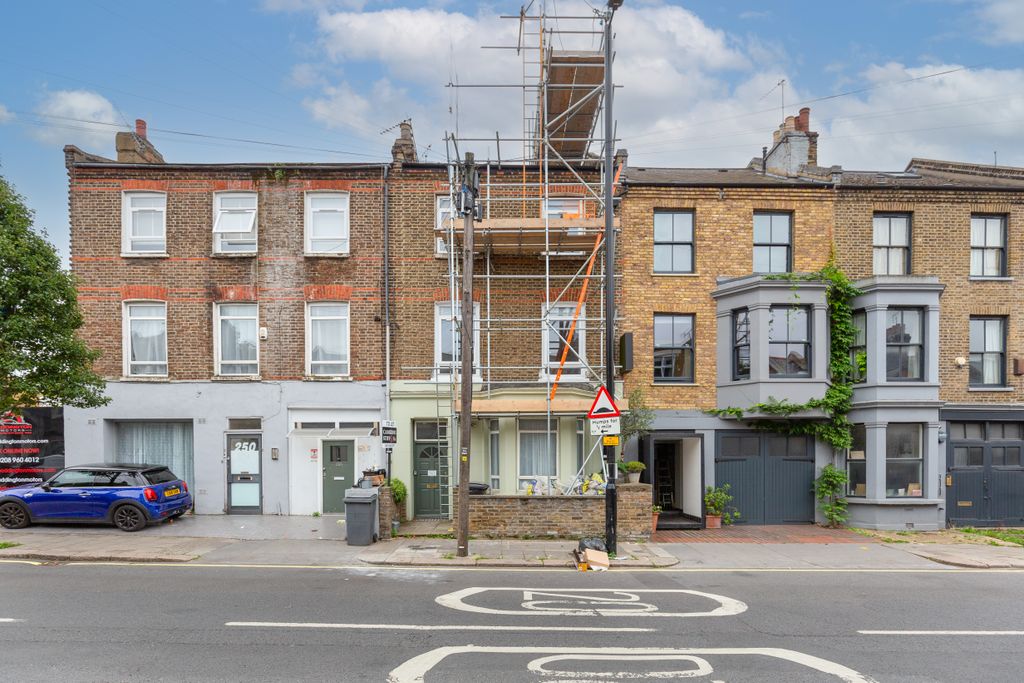 Property photo 1 of 19 Ground Floor Flat, 248 Kilburn Lane, Maida Vale, London, W10 4Ba