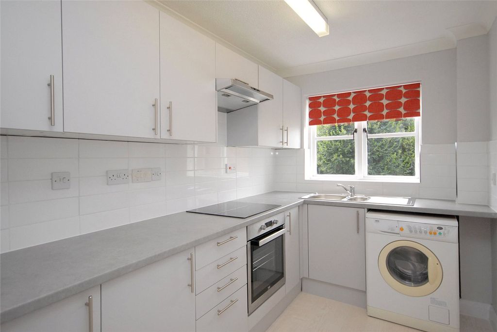 Property photo 3 of 6 Picture No. 14