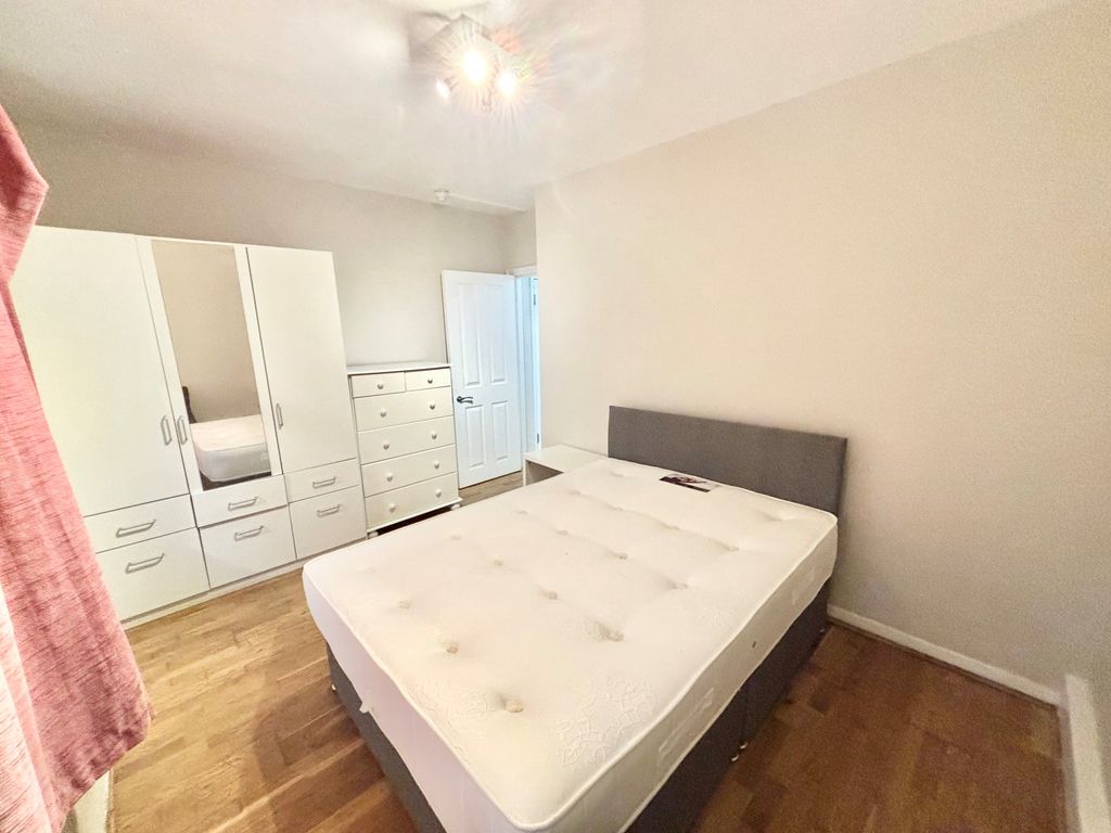 Property photo 3 of 5 Image