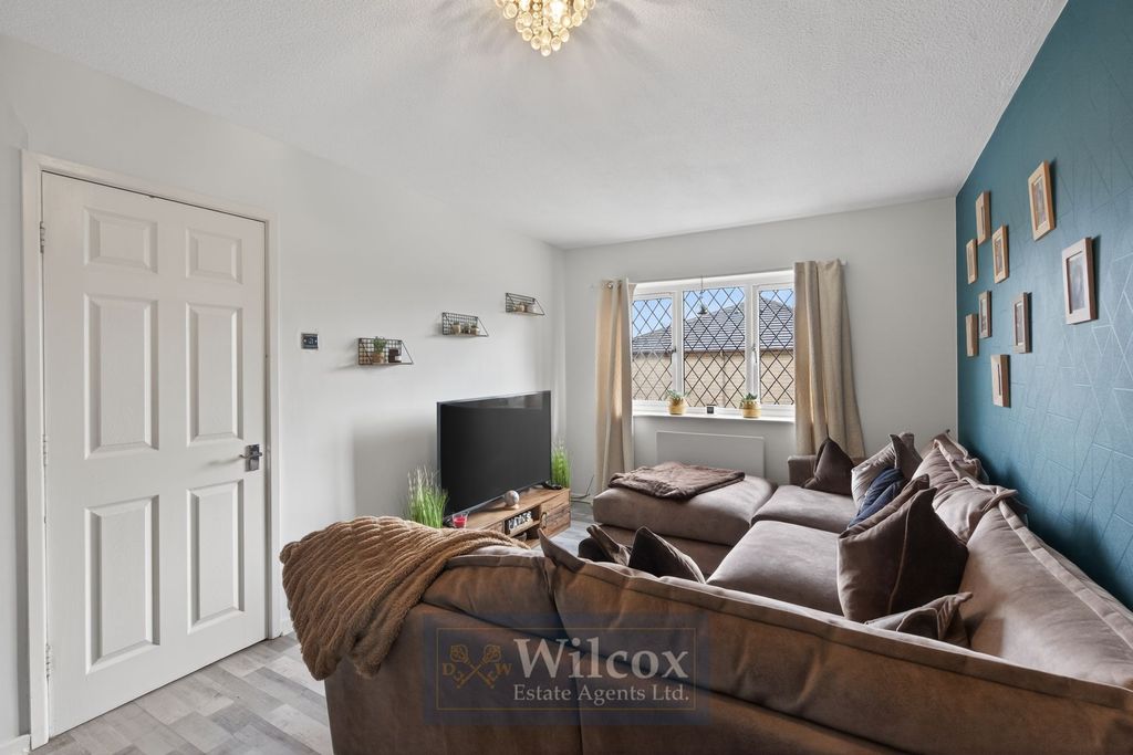 Property photo 2 of 18