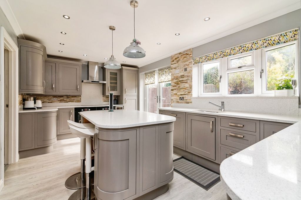 Property photo 2 of 20 Pbox-Img.Jpg