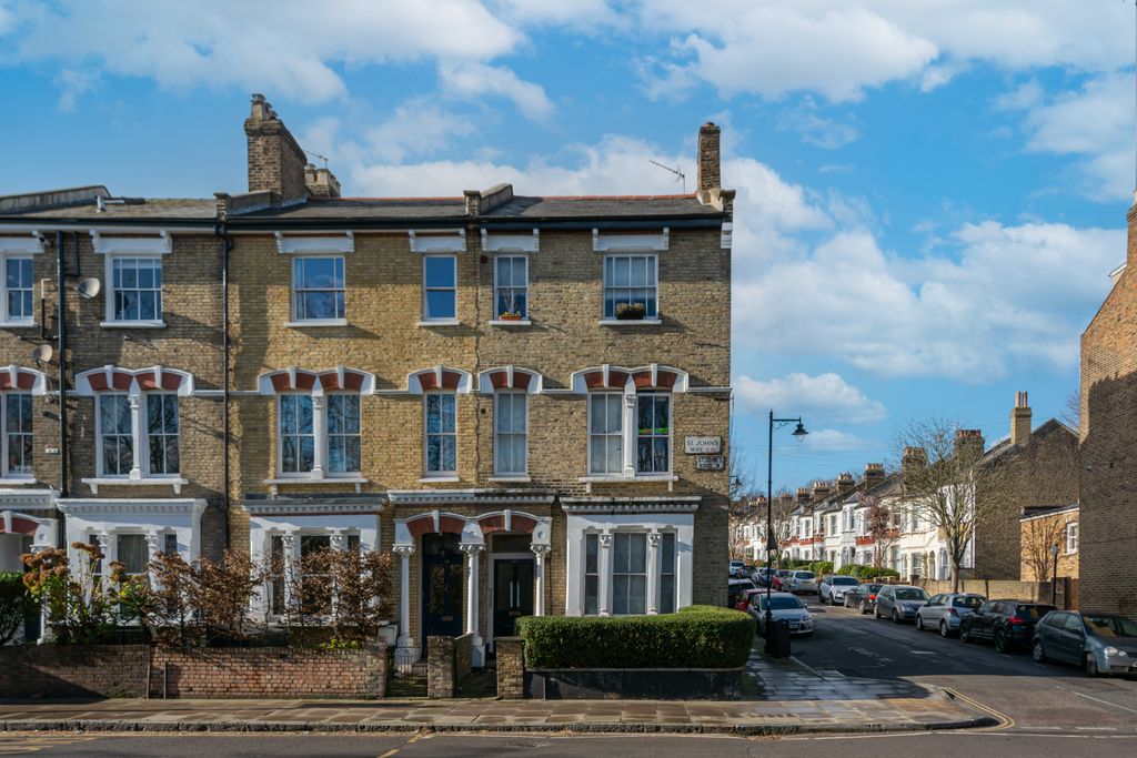 Property photo 3 of 8