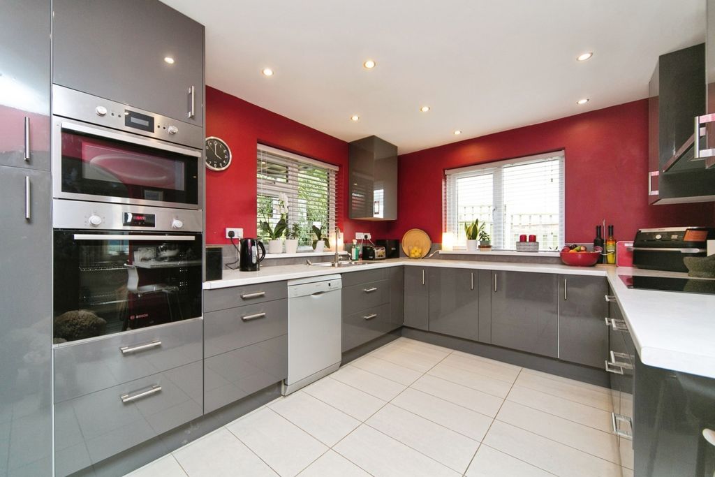 Property photo 2 of 26 Kitchen