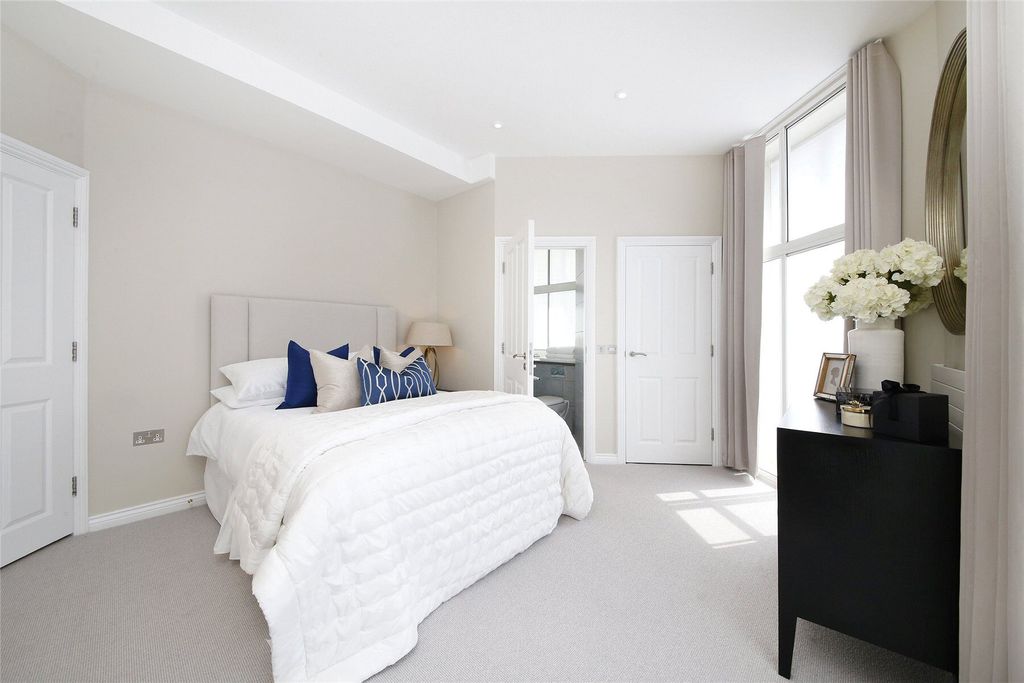 Property photo 3 of 17 Picture No. 01