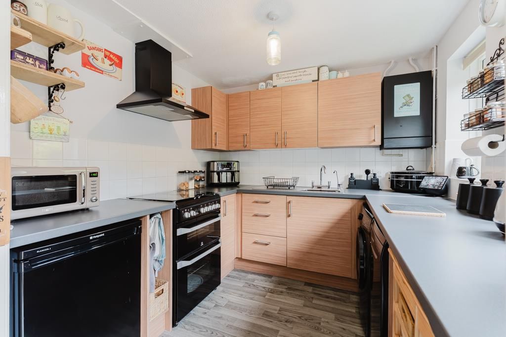 Property photo 2 of 26 10 Spinney Road, Burton Latimer (16 Of 28).Jpg