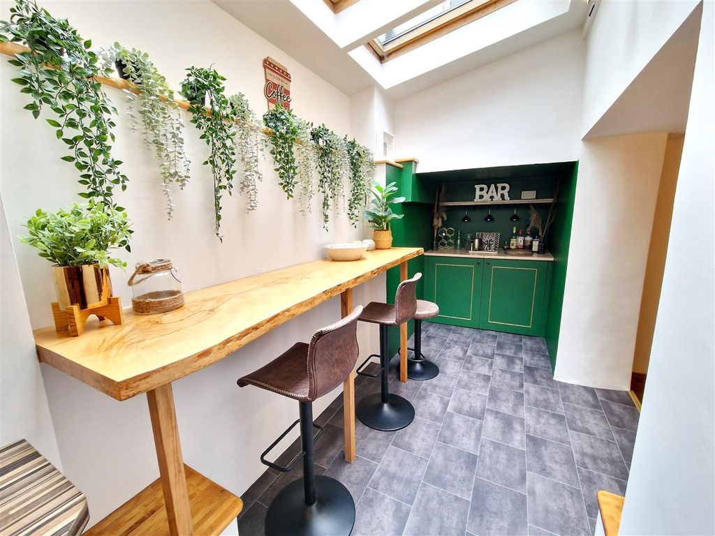 Property photo 2 of 19 Breakfast Room 3.Jpg