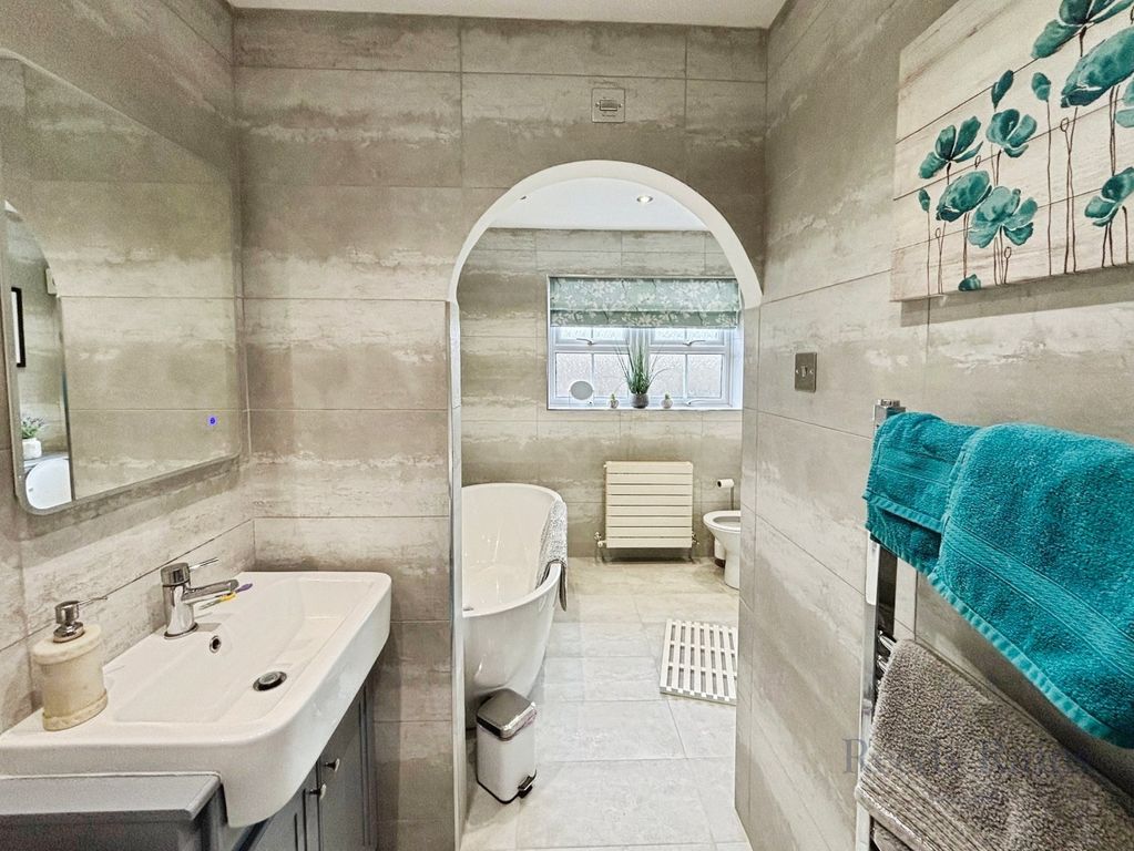 Property photo 3 of 24 Picture No. 11