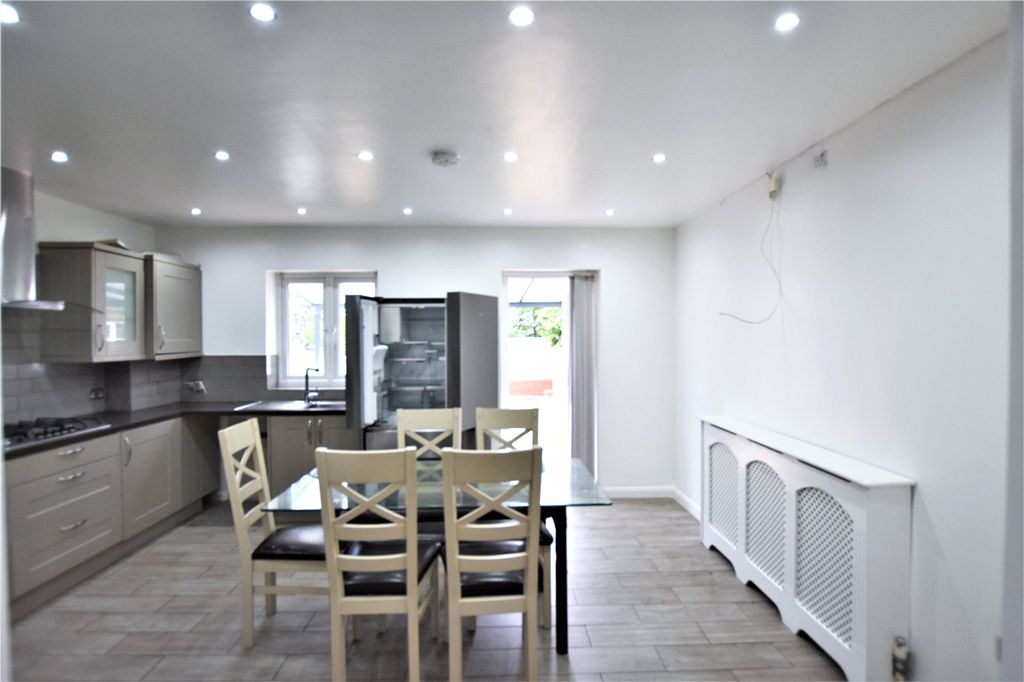 Property photo 1 of 19 Picture No. 32