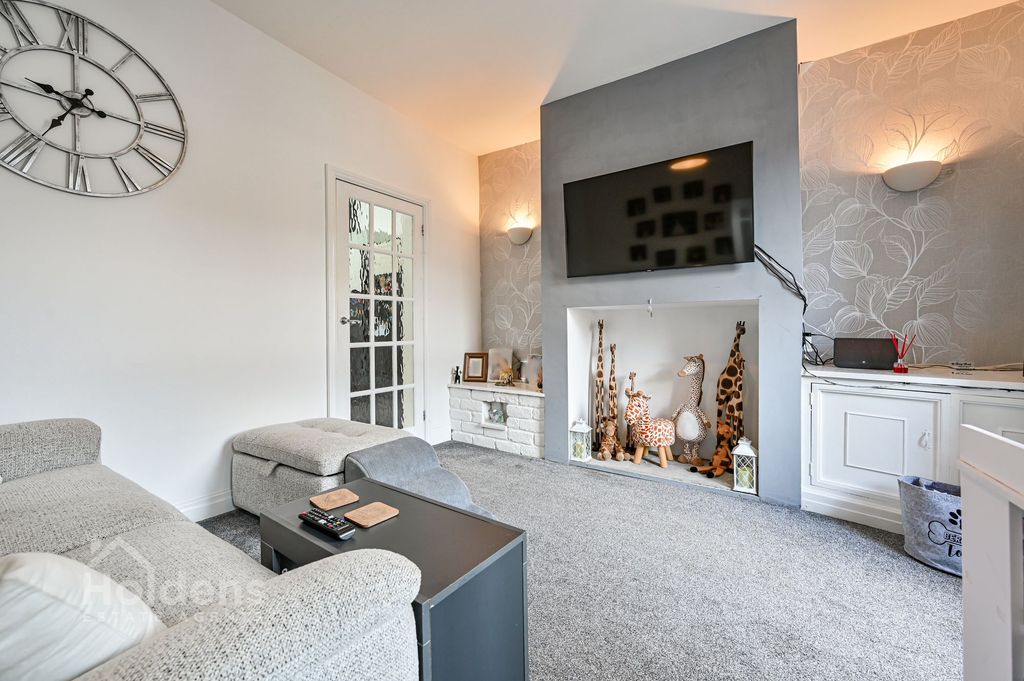 Property photo 2 of 18