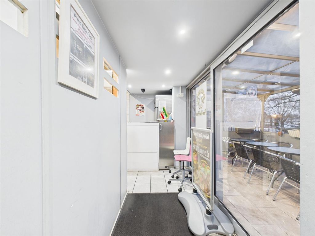 Property photo 3 of 10 Cam04237G0-Pr0253-Still003.Jpg