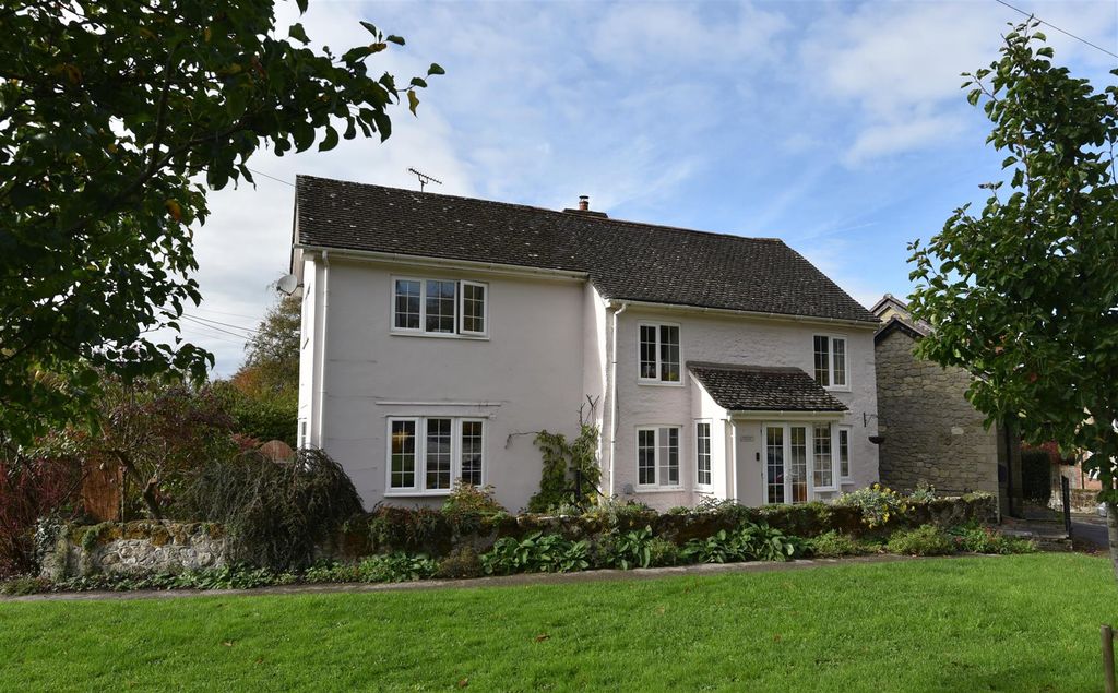 Property photo 1 of 18 Front