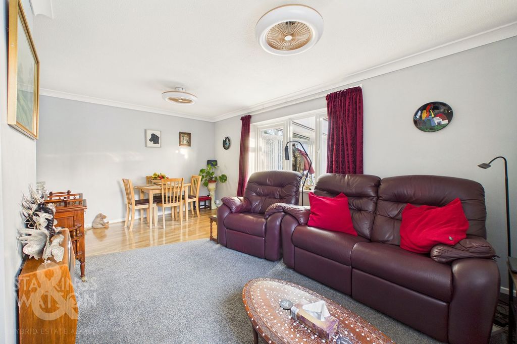 Property photo 2 of 27