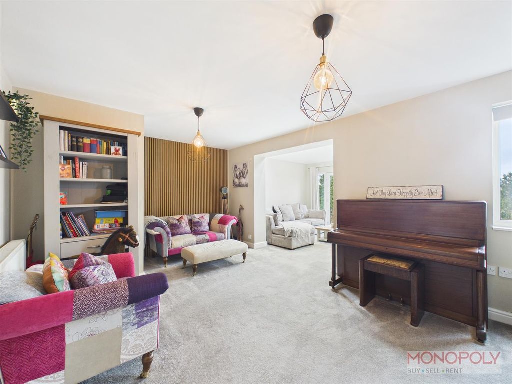 Property photo 3 of 34 Cam01943G0-Pr0622-Still006.Jpg