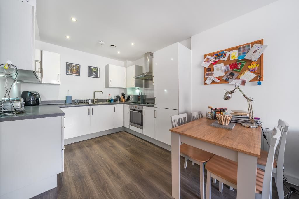 Property photo 3 of 11 Kitchen