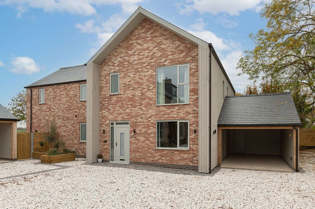 Property photo 3 of 61