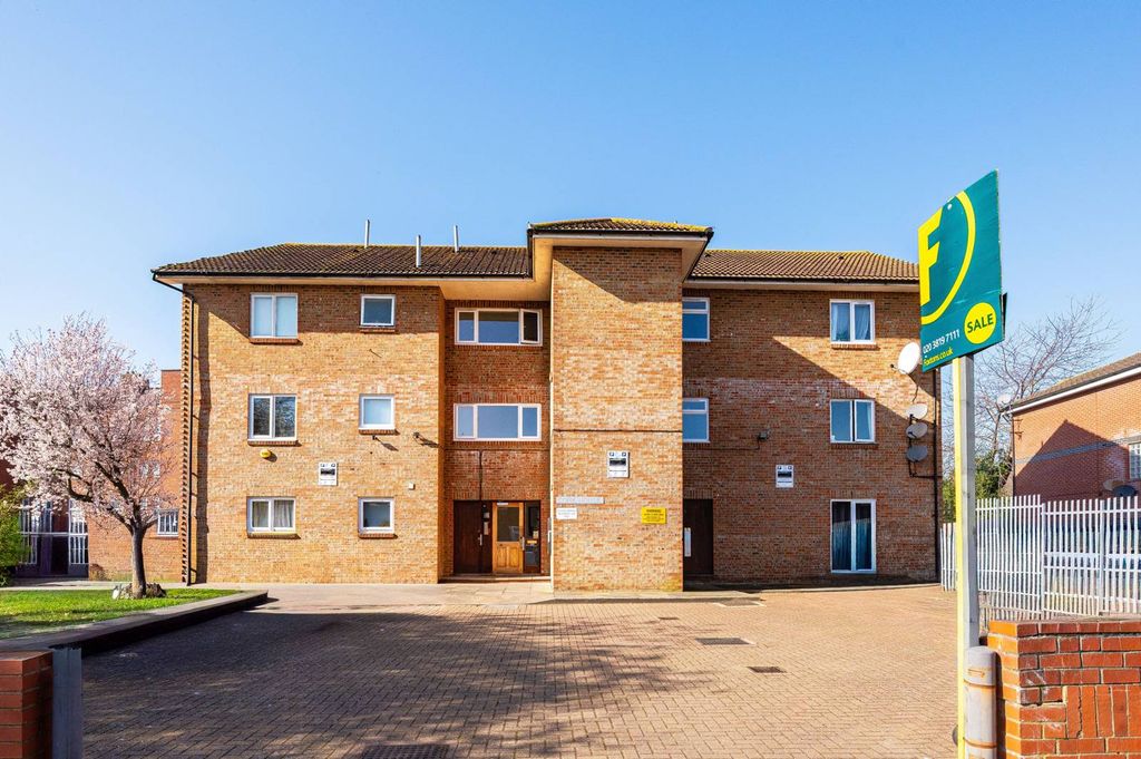 Property photo 2 of 11