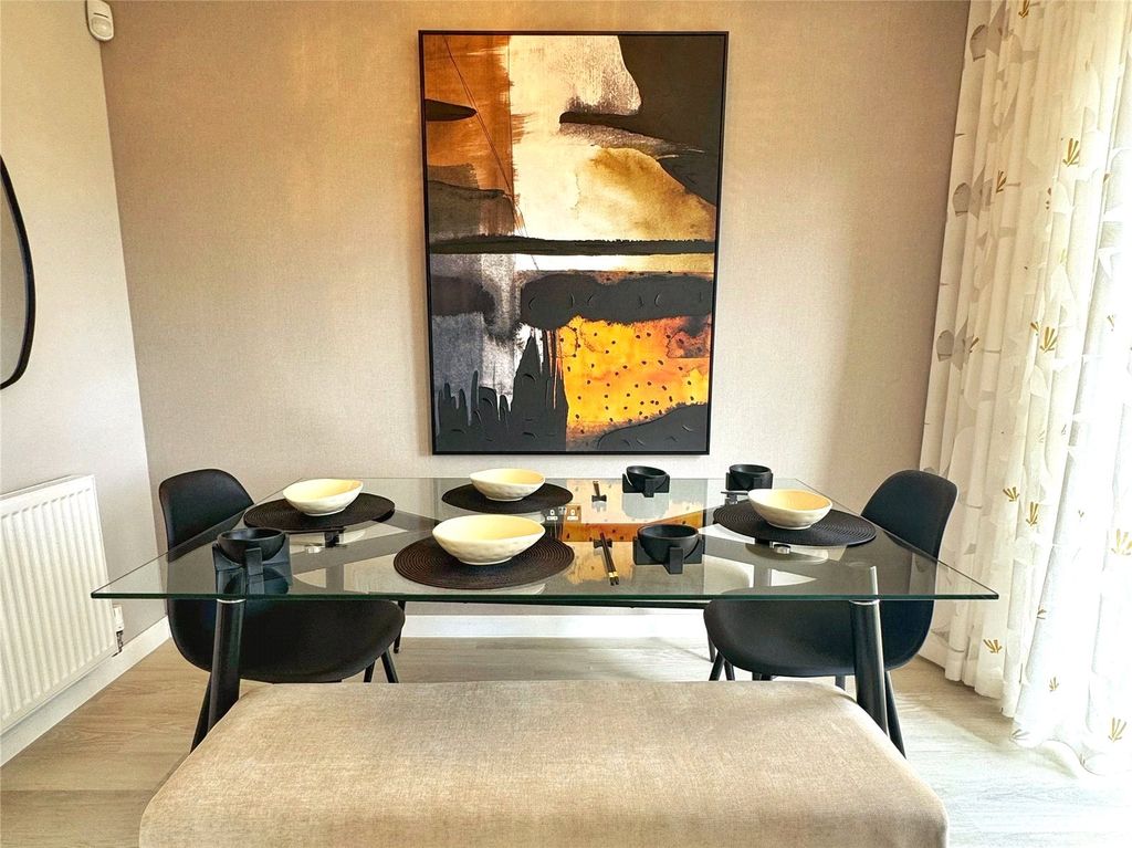 Property photo 3 of 17 Kitchen