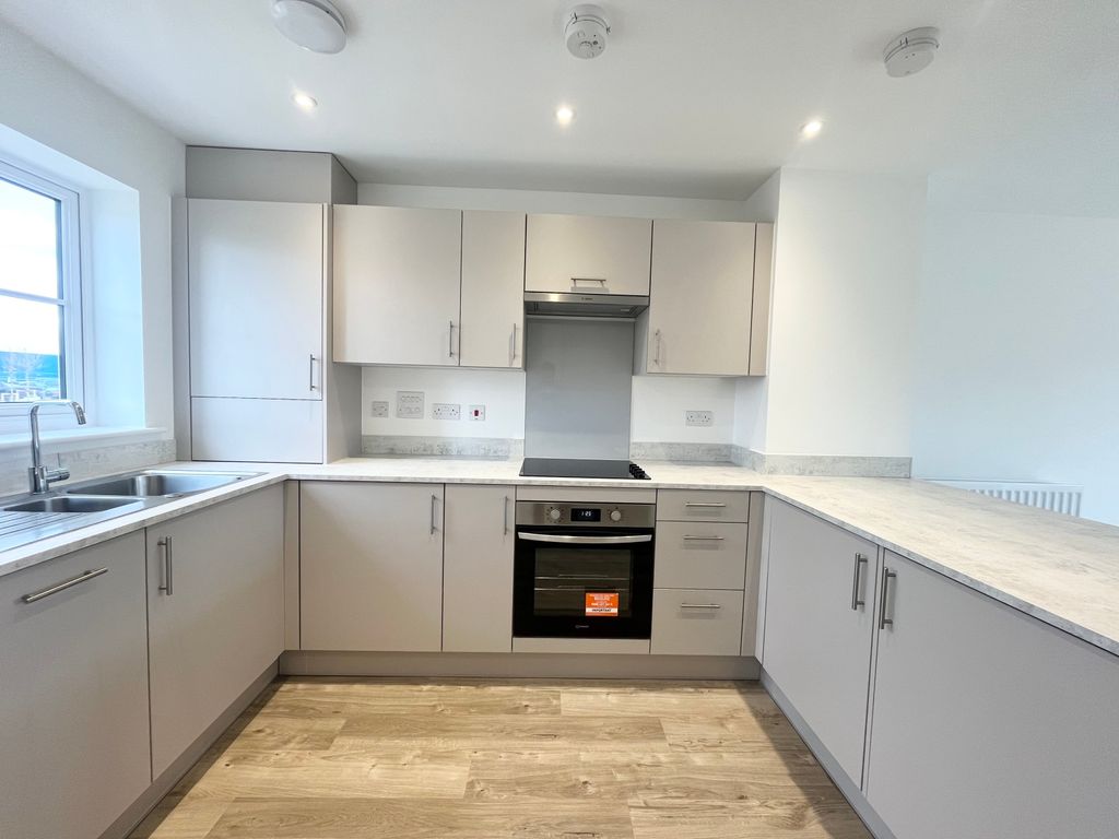 Property photo 2 of 9 Kitchen