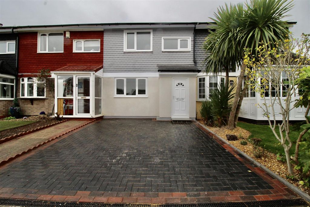 Property photo 1 of 18 Approach