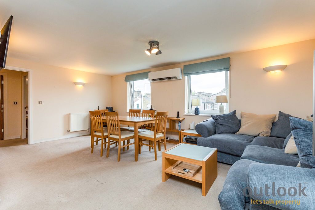 Property photo 3 of 10 56A830c5-3B0A-Ec11-B