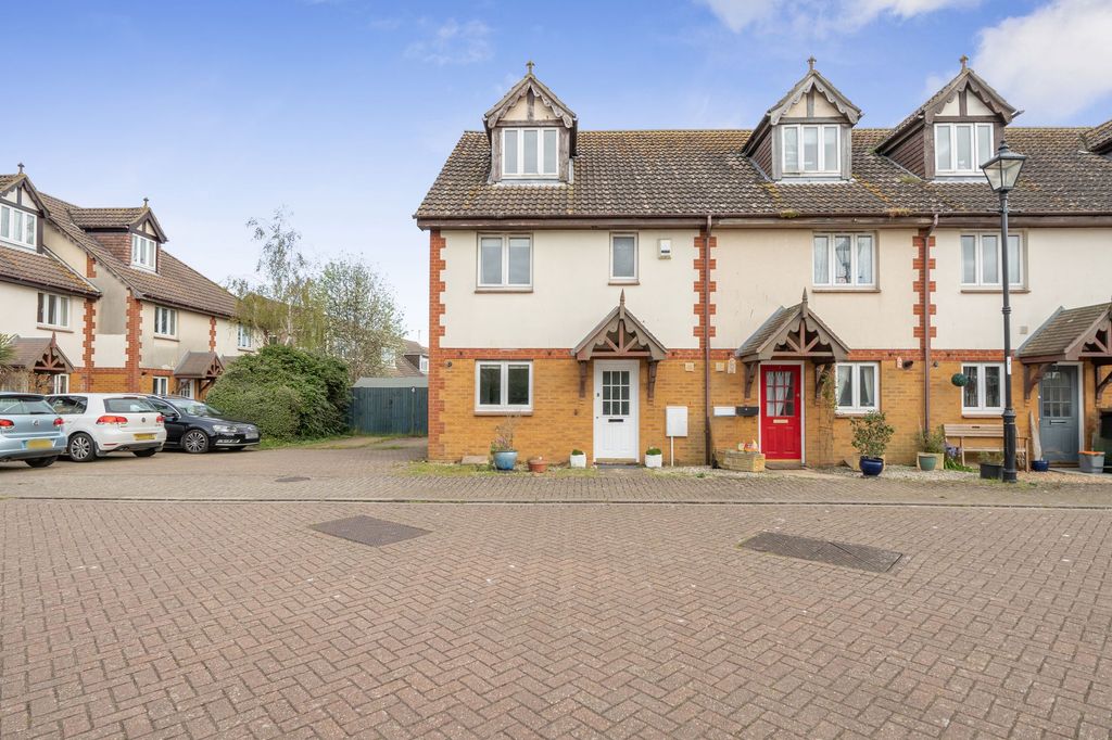 Property photo 1 of 20 Front