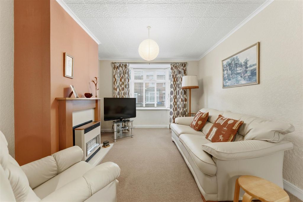 Property photo 3 of 19 Lounge/Dining Room